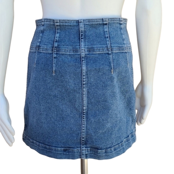 FREE PEOPLE VIRGO Front Zip Jean Skirt 27 Mini Indigo Blue Light Wash Denim - Picture 8 of 14